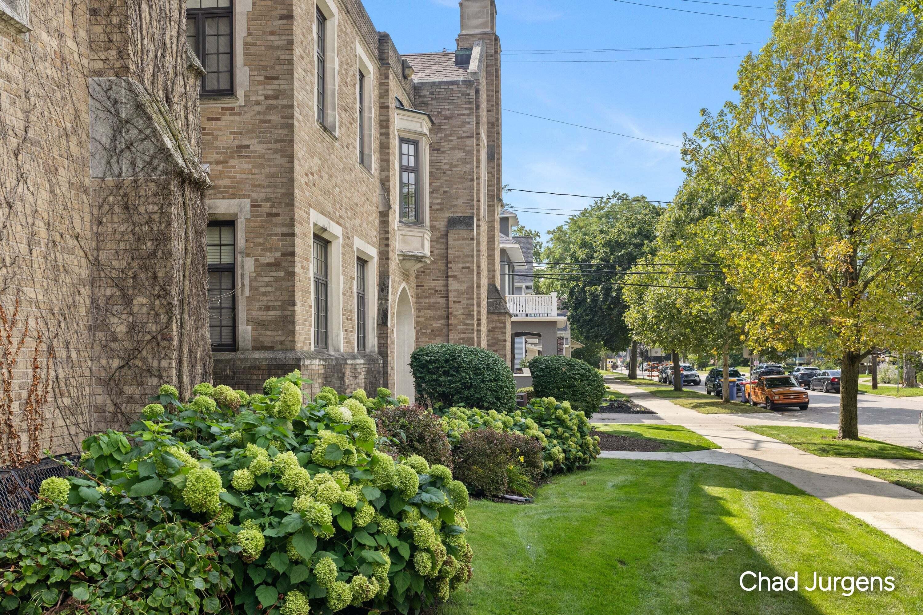 253 Prospect Avenue NE Grand Rapids MI 49503