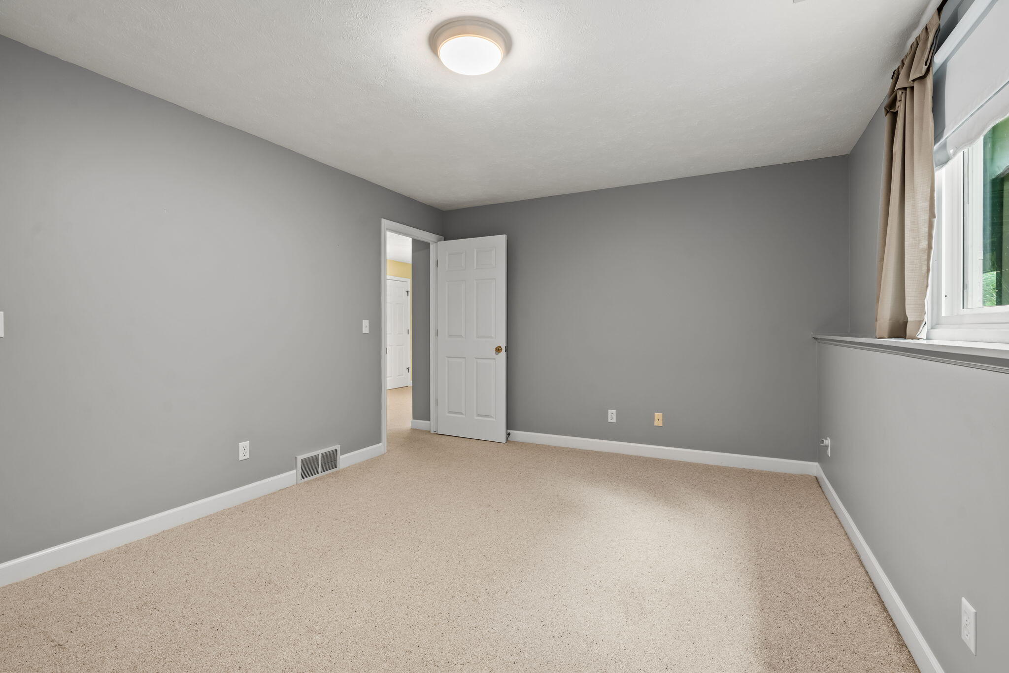 458 Amity Street Douglas MI 49406