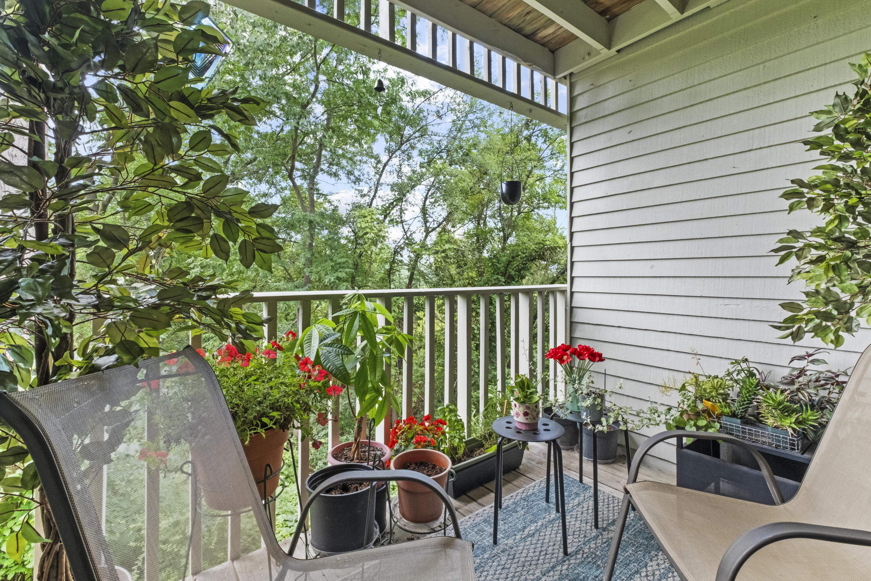 3396 Devonwood Hills NE Grand Rapids MI 49525
