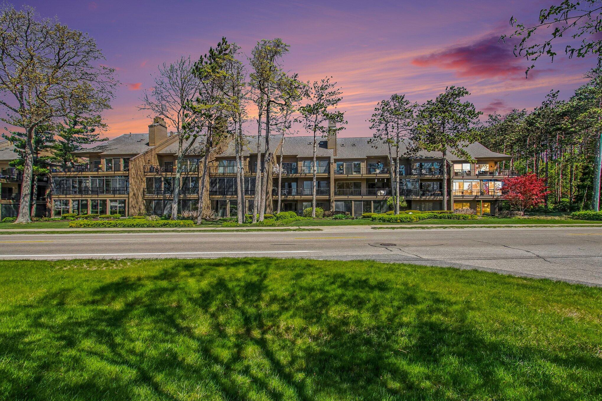 Holland MI, 1745 Ottawa Beach Road