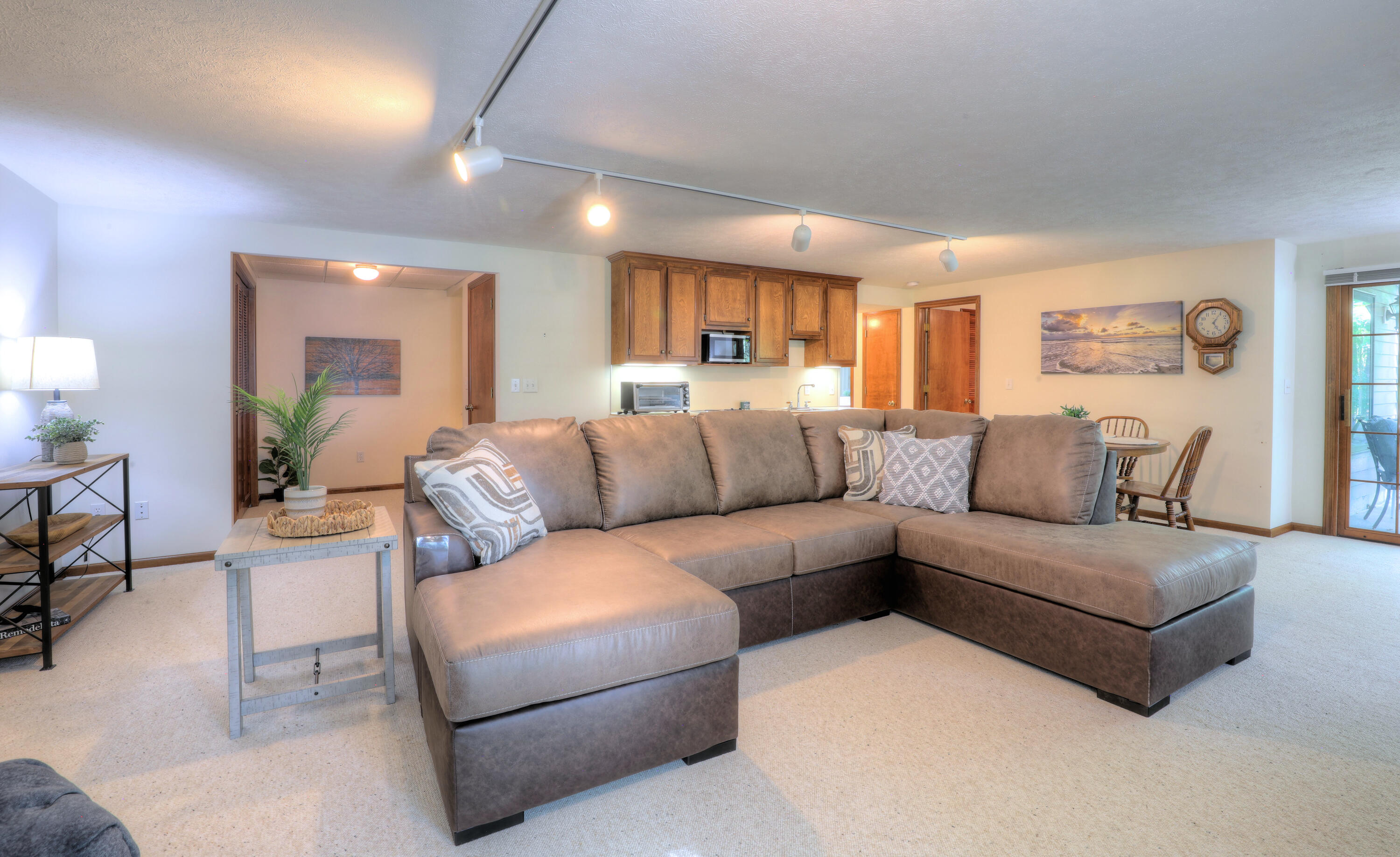 500 W Main Avenue Zeeland MI 49464