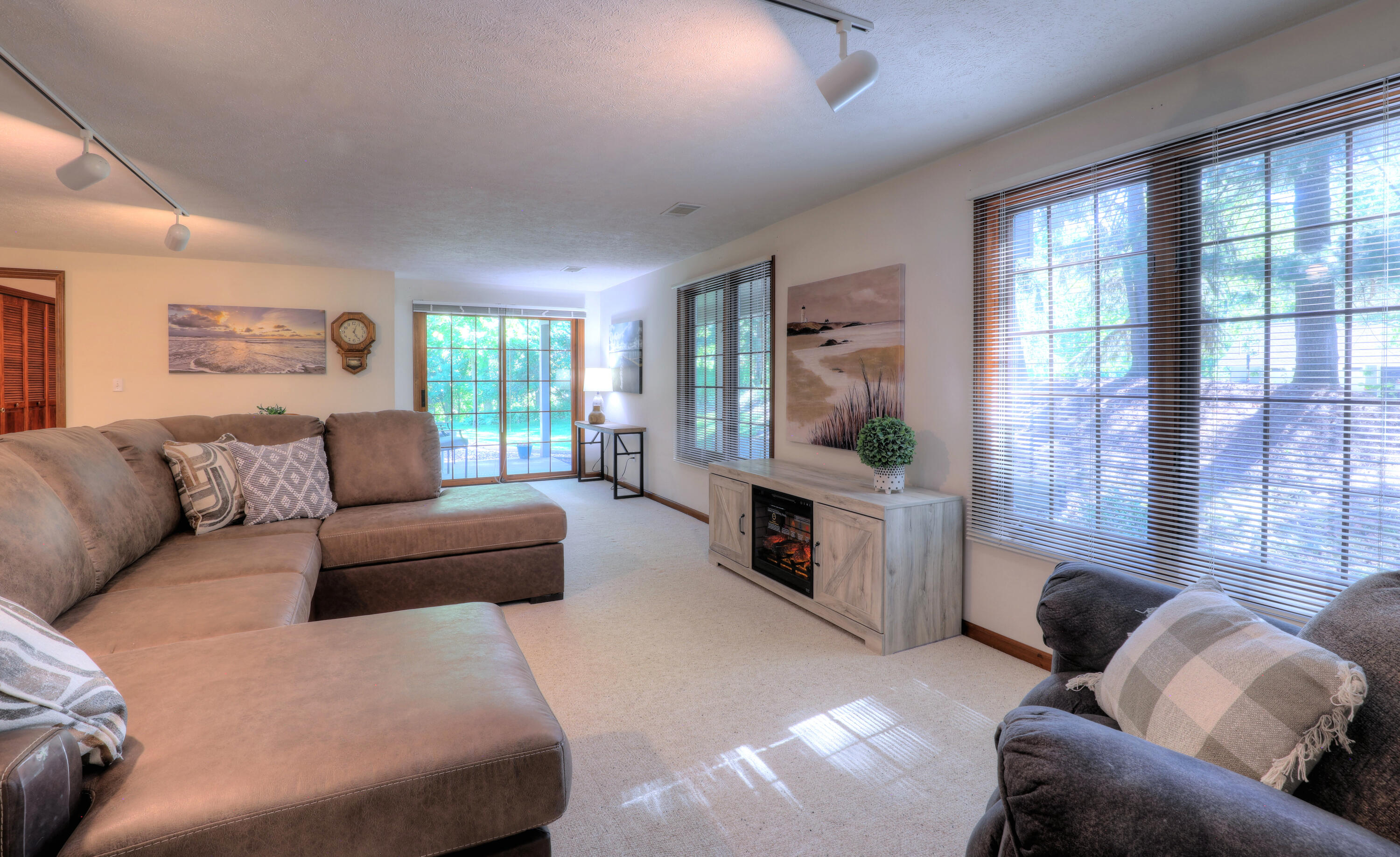 500 W Main Avenue Zeeland MI 49464