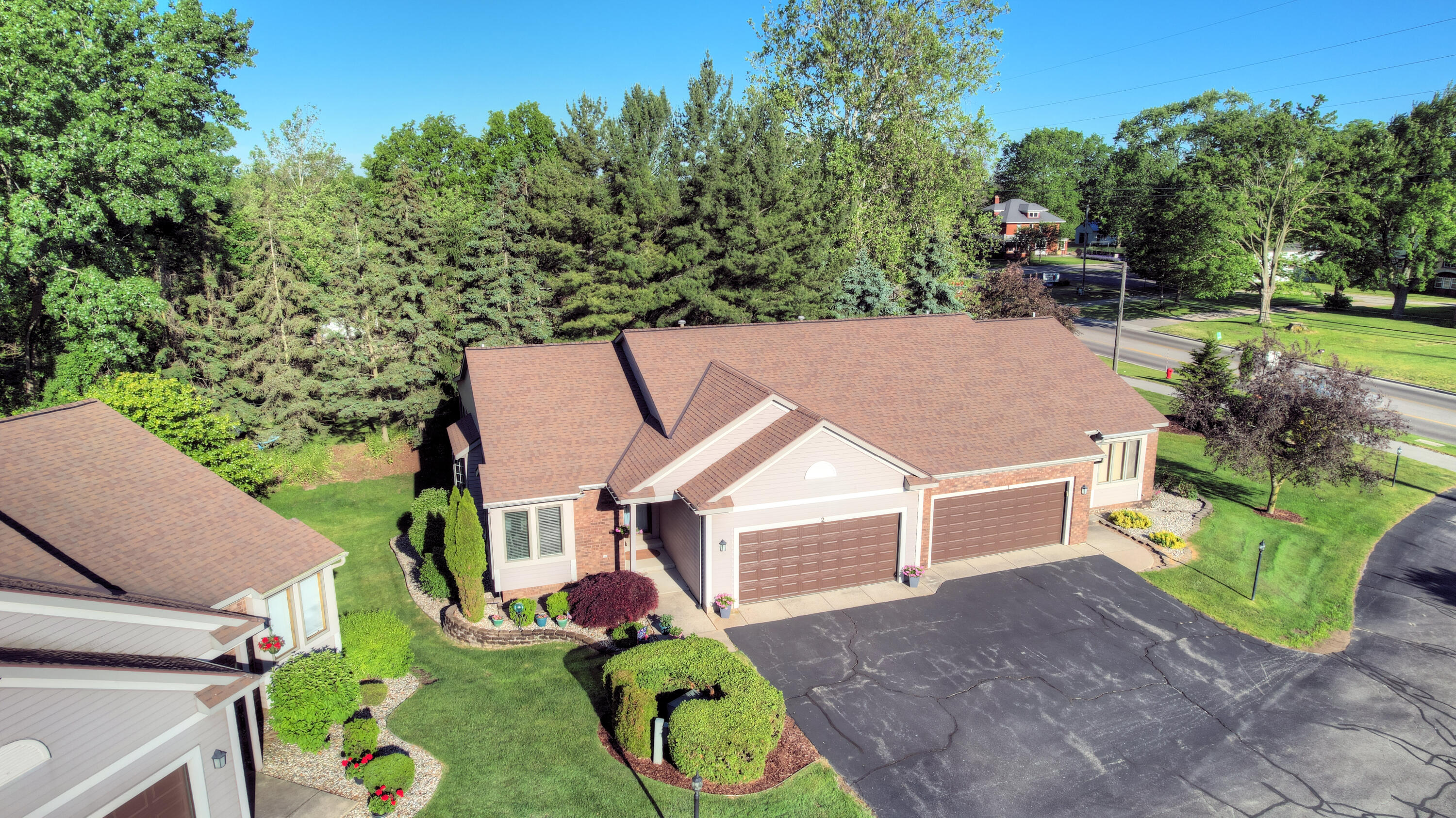 500 W Main Avenue Zeeland MI 49464
