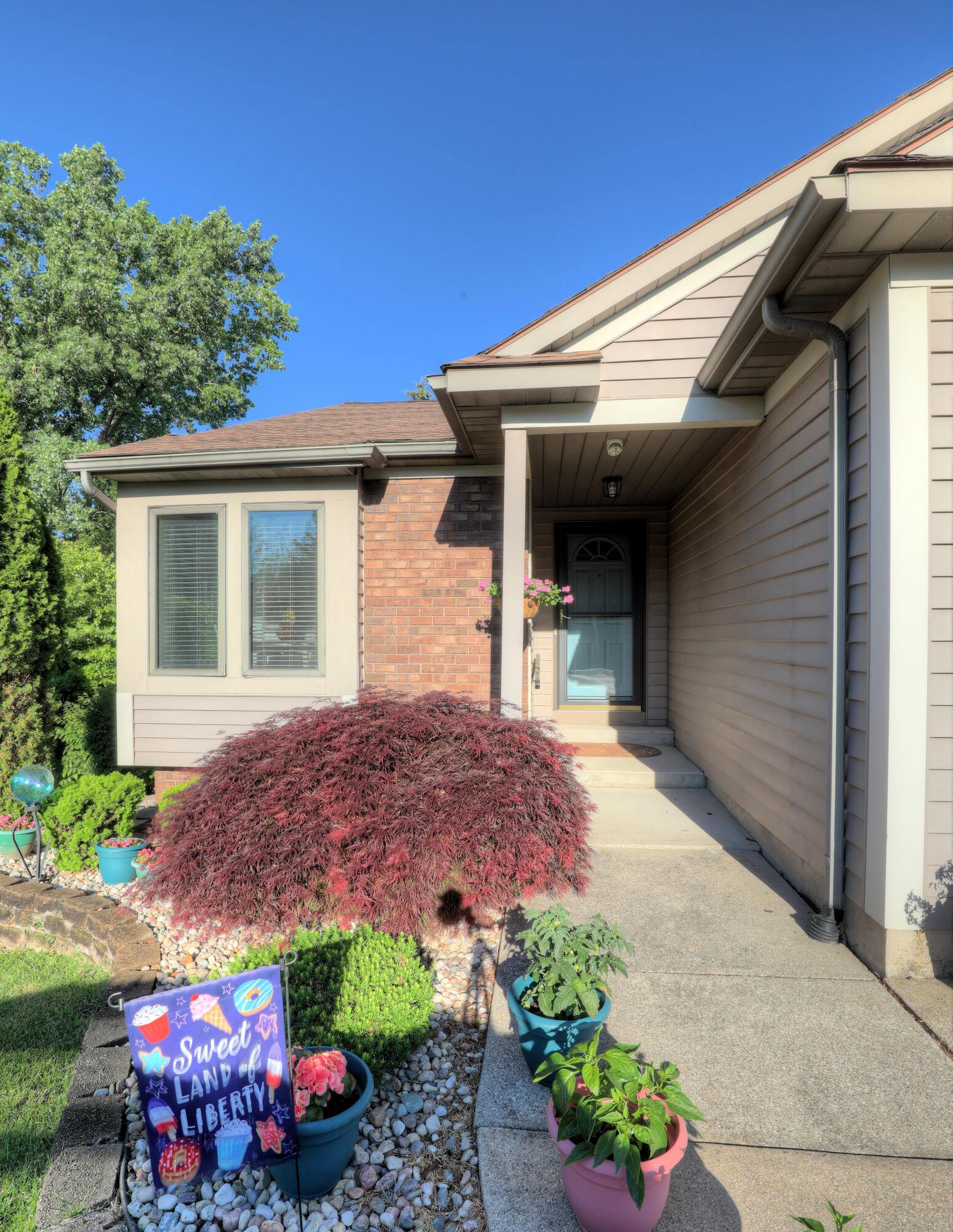 500 W Main Avenue Zeeland MI 49464