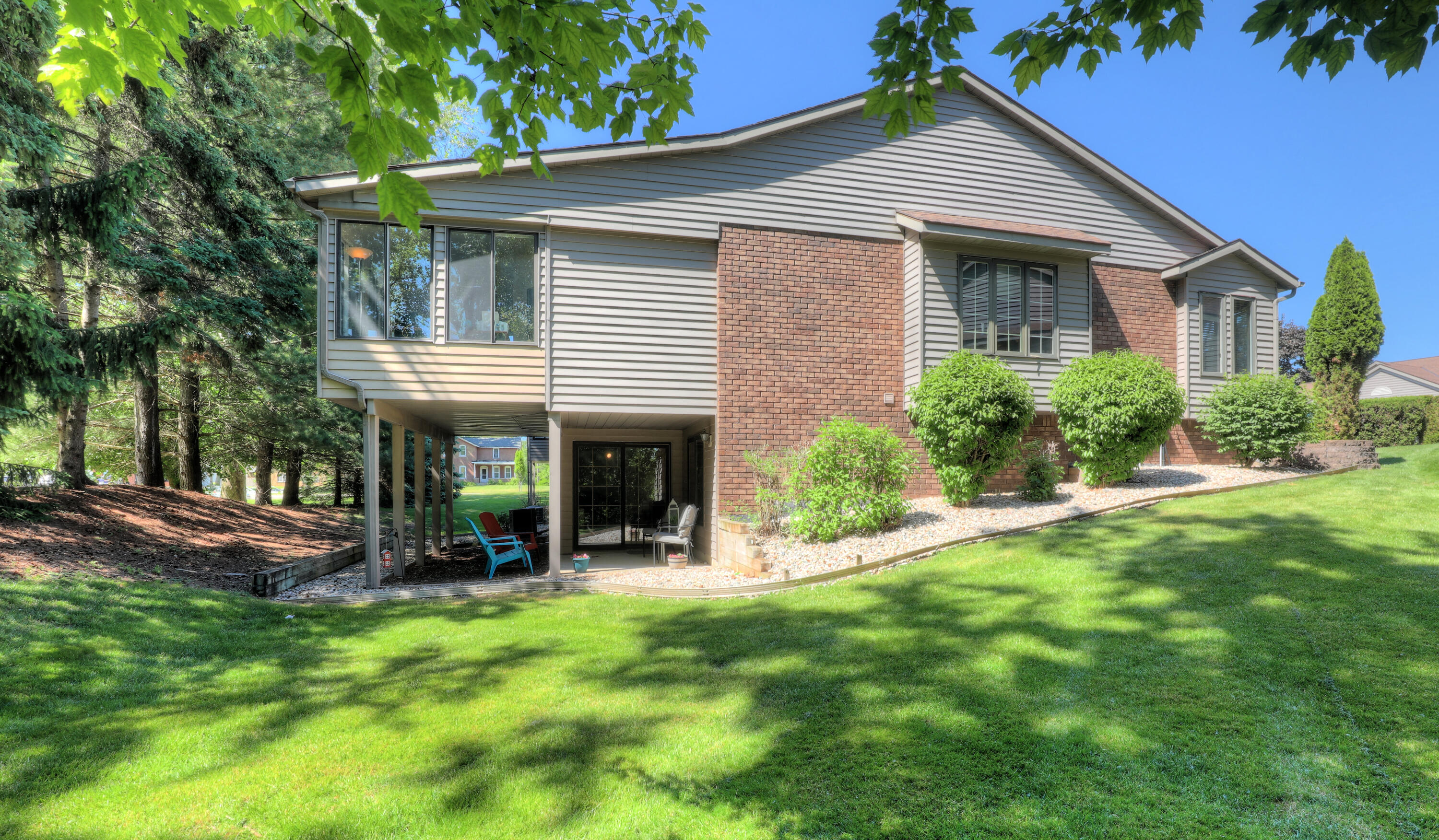 500 W Main Avenue Zeeland MI 49464