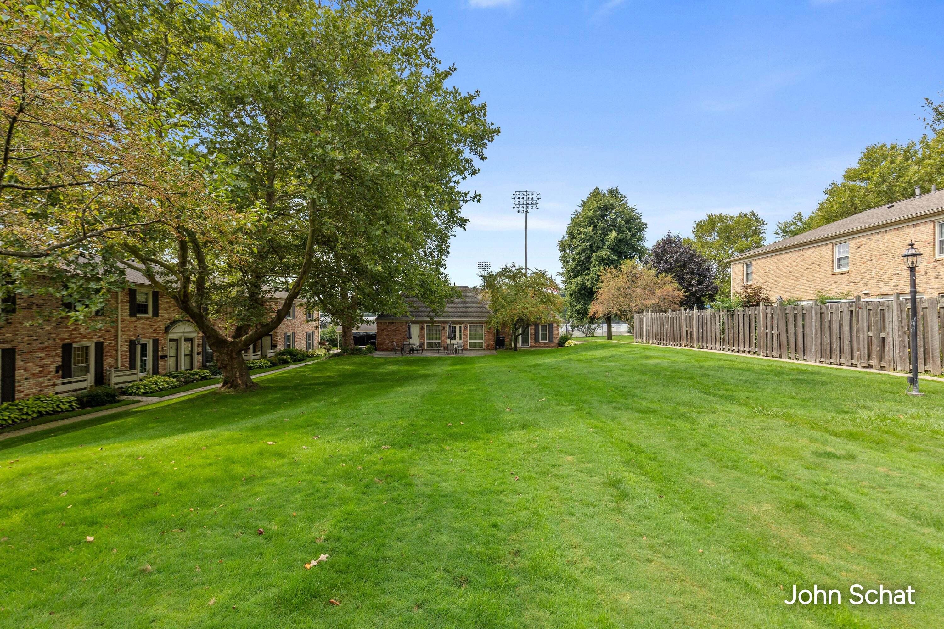 2471 Abbington Drive SE Grand Rapids MI 49506