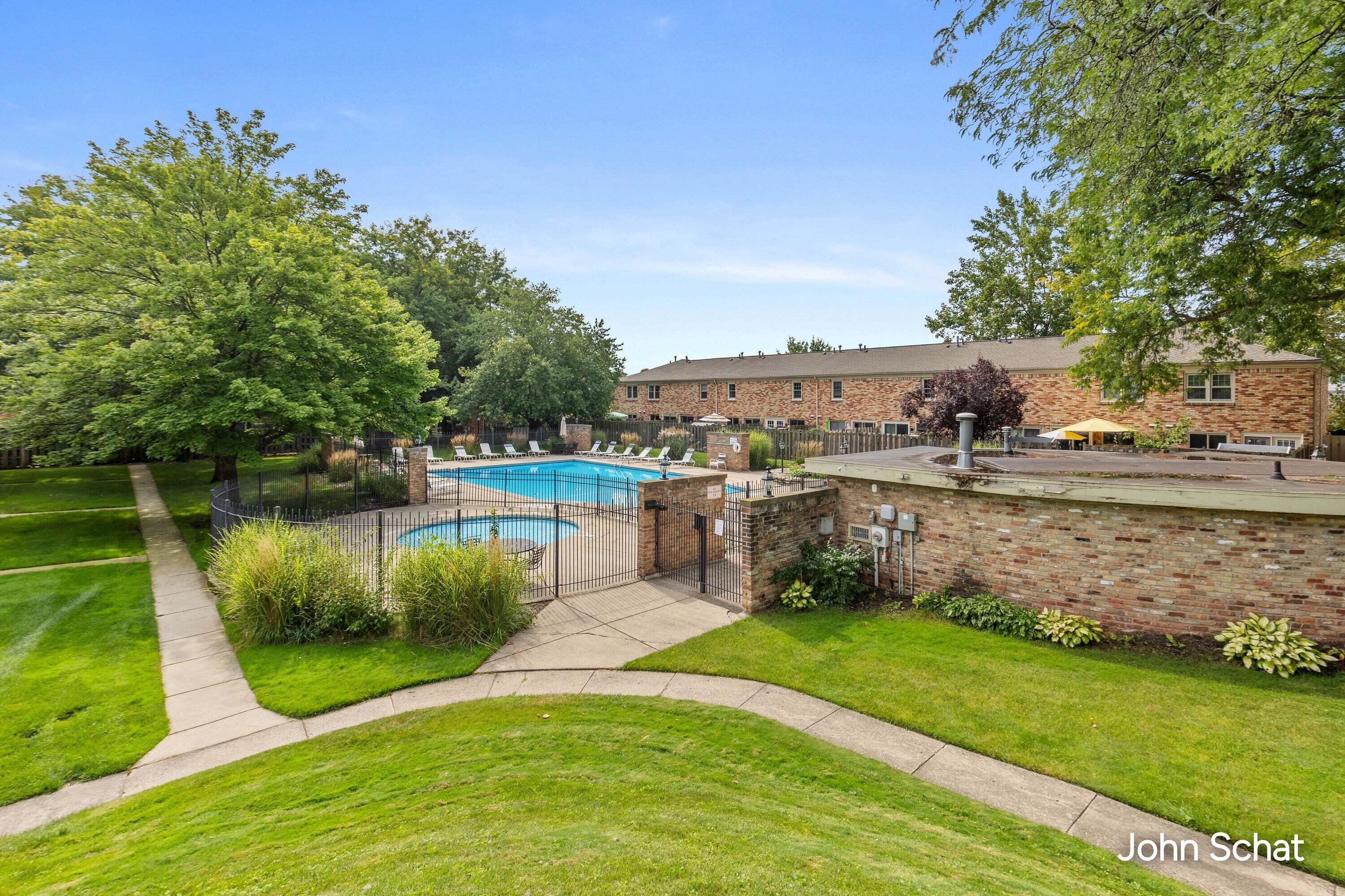 2471 Abbington Drive SE Grand Rapids MI 49506