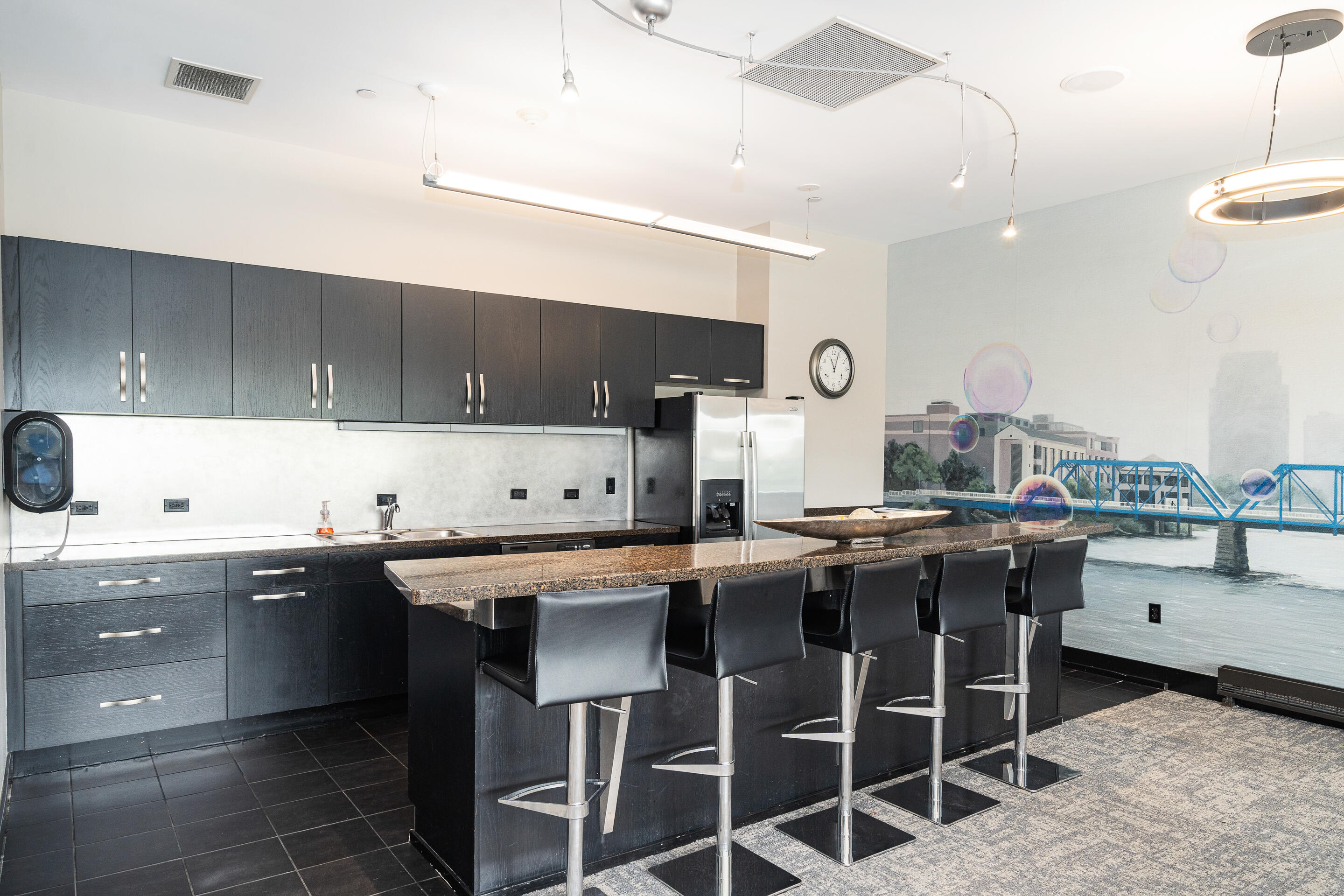335 Bridge Street NW Grand Rapids MI 49504
