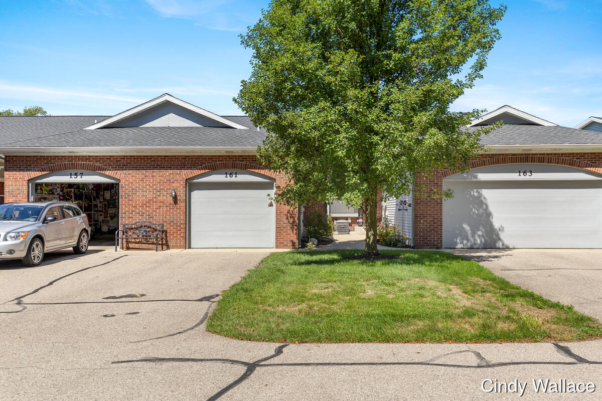 161 Laurelwood Court SW Grand Rapids MI 49548
