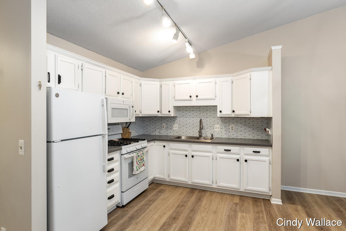 161 Laurelwood Court SW Grand Rapids MI 49548