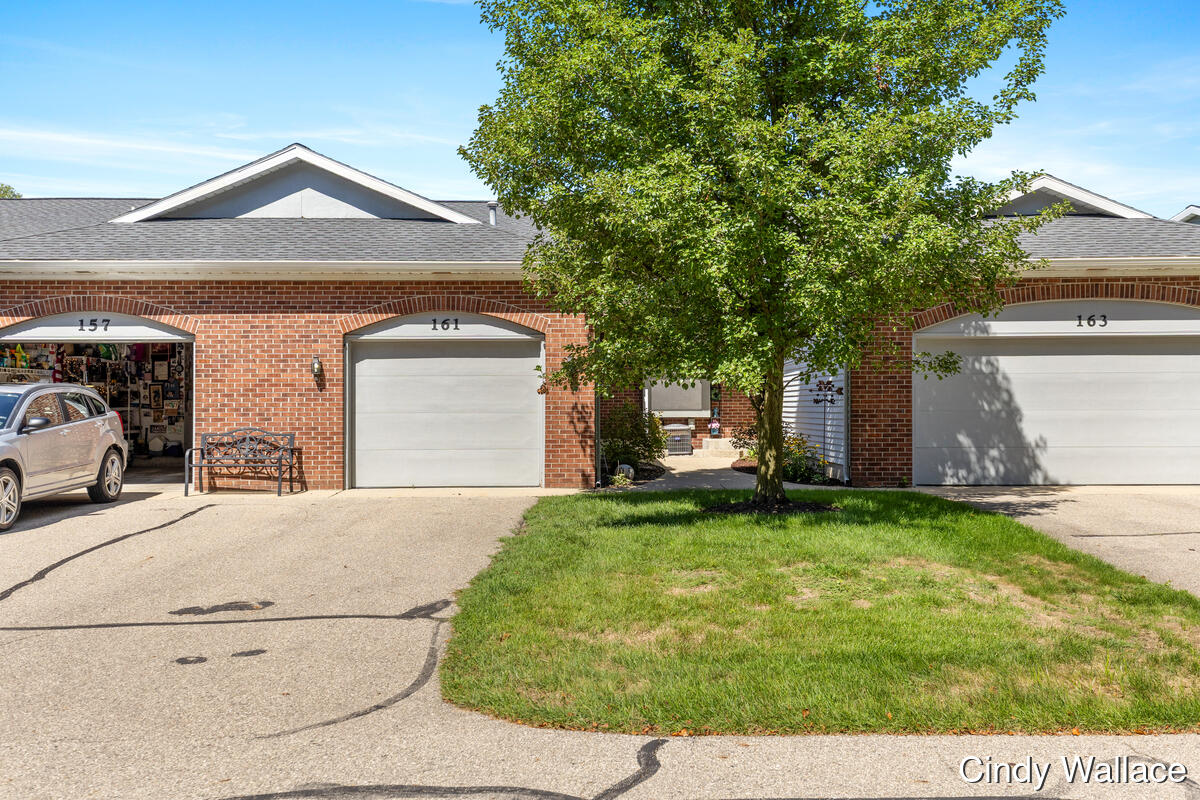 161 Laurelwood Court SW Grand Rapids MI 49548
