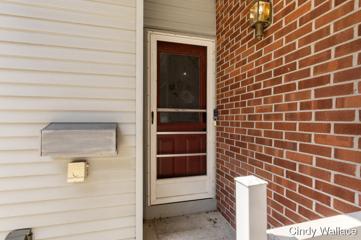 161 Laurelwood Court SW Grand Rapids MI 49548