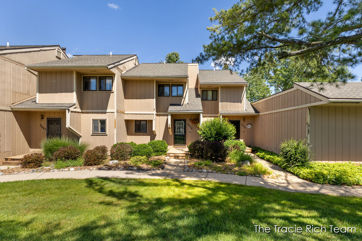 2670 Ridgecroft Drive SE Grand Rapids MI 49546