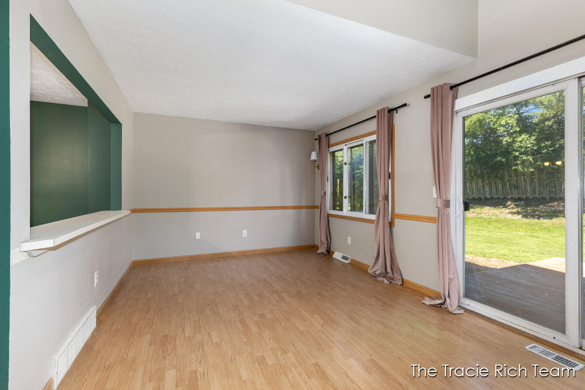 2670 Ridgecroft Drive SE Grand Rapids MI 49546
