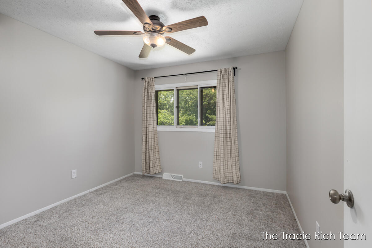 2670 Ridgecroft Drive SE Grand Rapids MI 49546