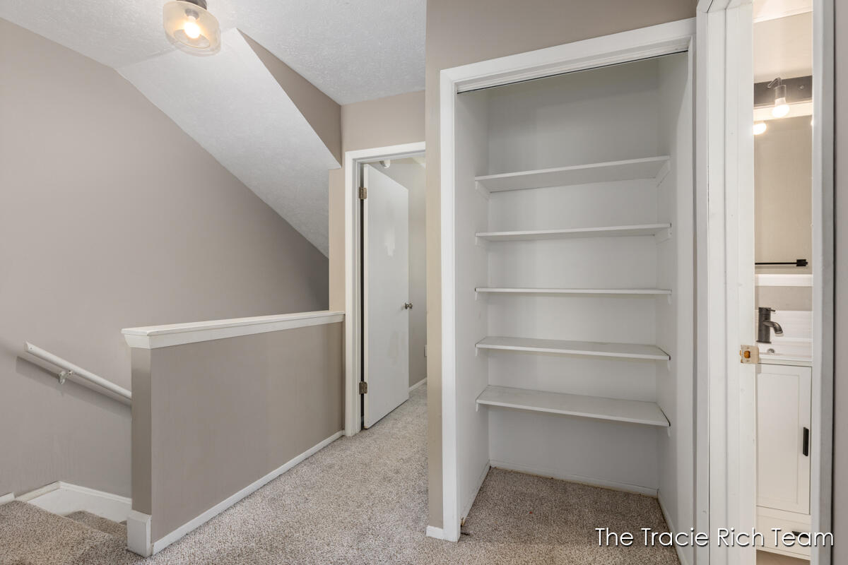 2670 Ridgecroft Drive SE Grand Rapids MI 49546