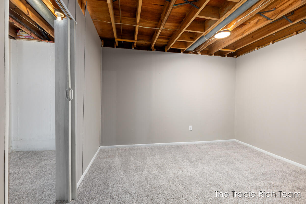 2670 Ridgecroft Drive SE Grand Rapids MI 49546