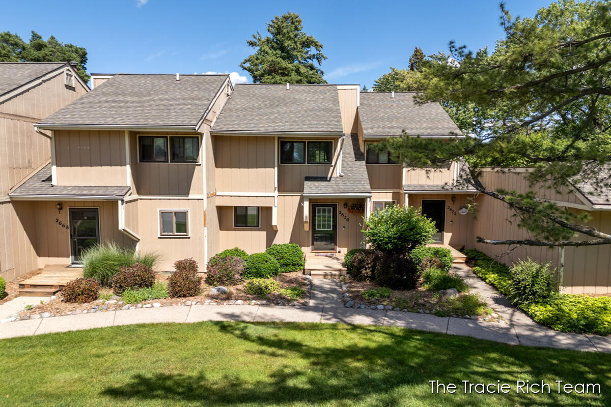 2670 Ridgecroft Drive SE Grand Rapids MI 49546