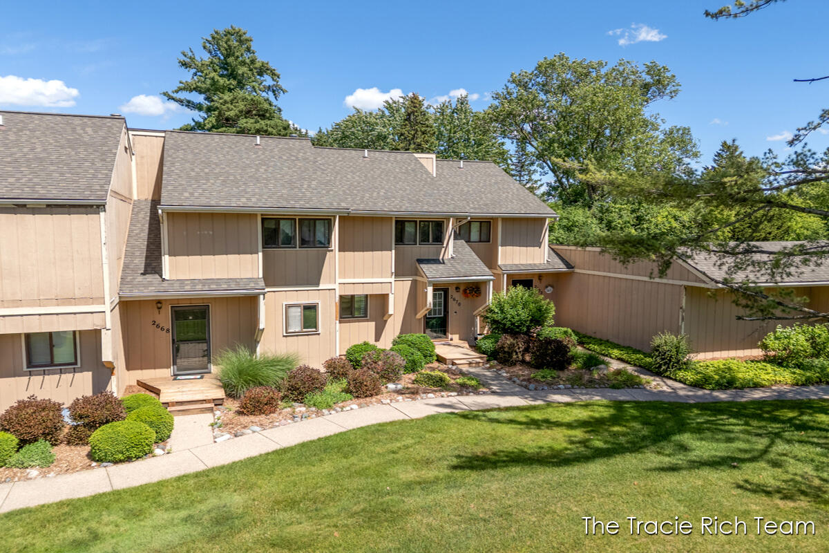 2670 Ridgecroft Drive SE Grand Rapids MI 49546