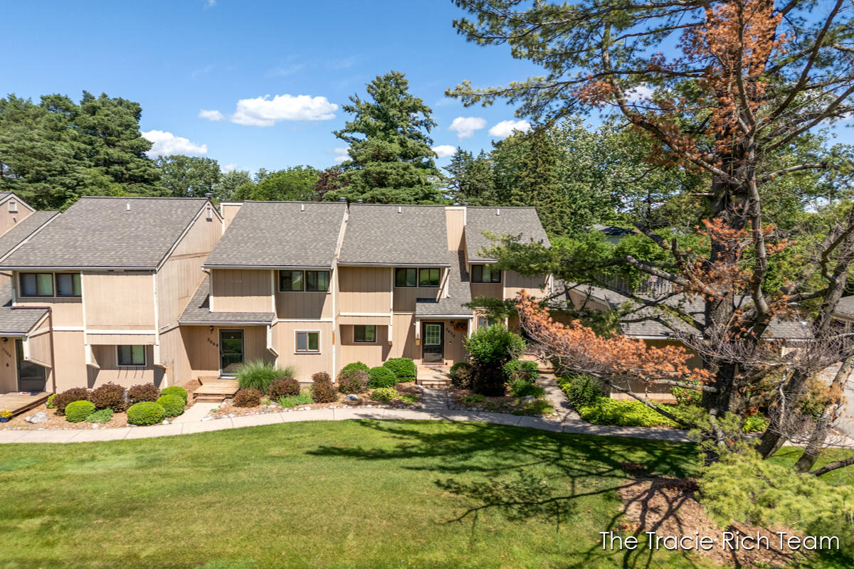 2670 Ridgecroft Drive SE Grand Rapids MI 49546