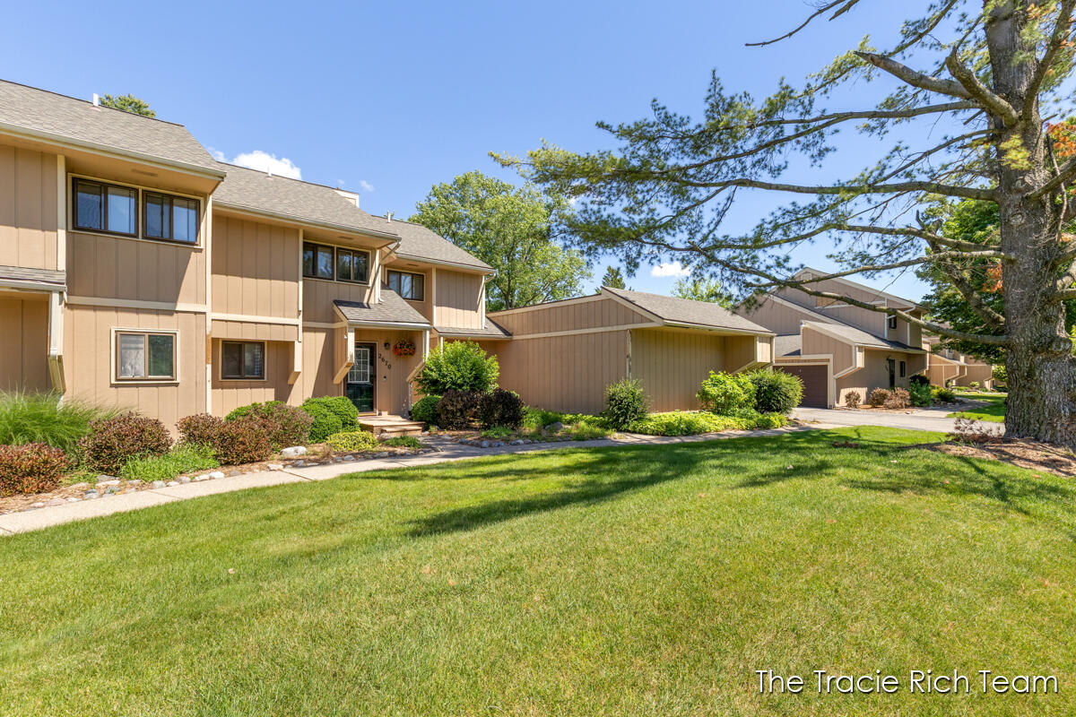 2670 Ridgecroft Drive SE Grand Rapids MI 49546