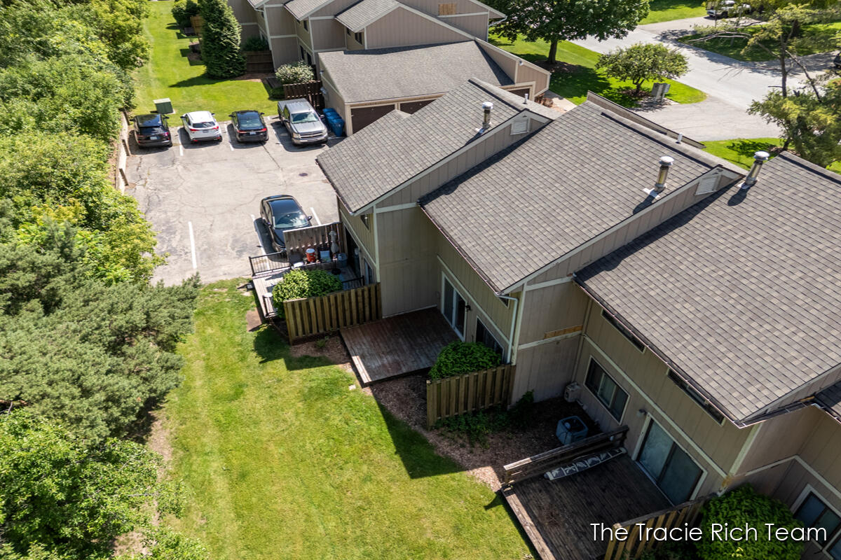 2670 Ridgecroft Drive SE Grand Rapids MI 49546