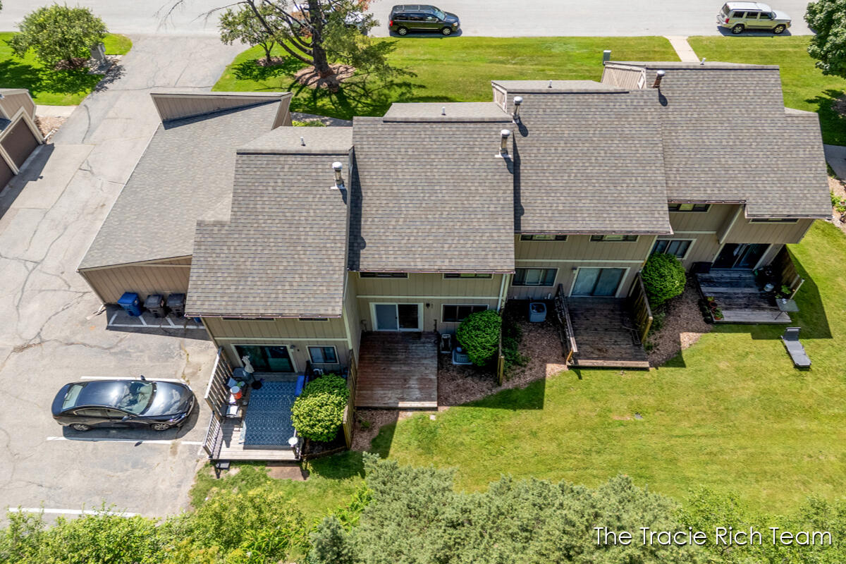 2670 Ridgecroft Drive SE Grand Rapids MI 49546