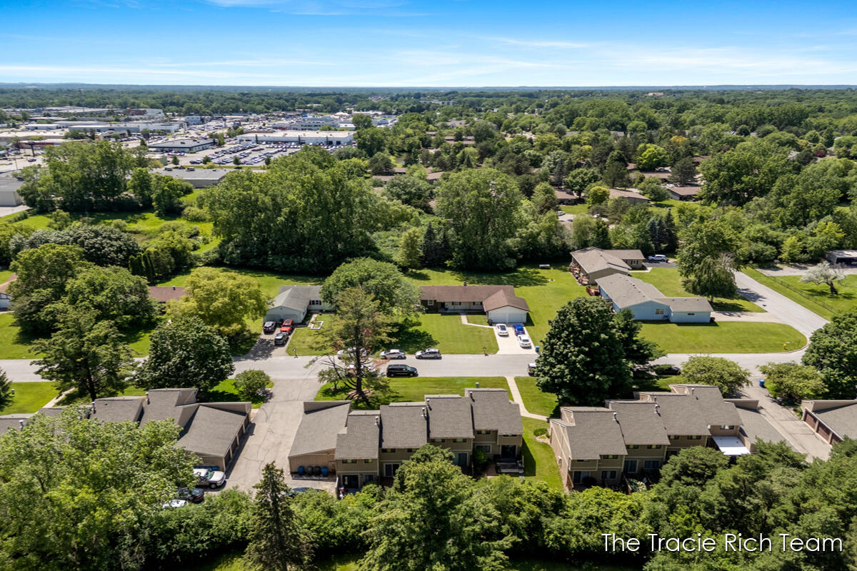 2670 Ridgecroft Drive SE Grand Rapids MI 49546