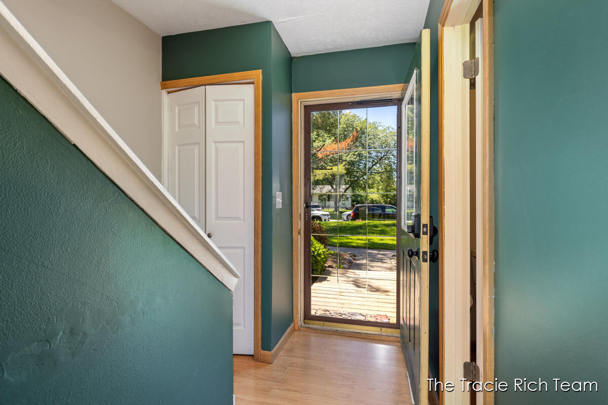 2670 Ridgecroft Drive SE Grand Rapids MI 49546