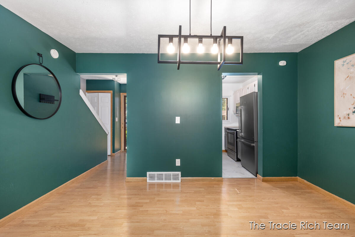 2670 Ridgecroft Drive SE Grand Rapids MI 49546
