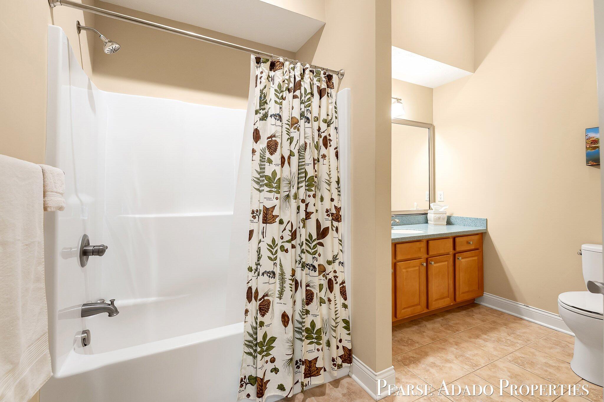 1033 Bridge Crest Drive SE Ada MI 49301