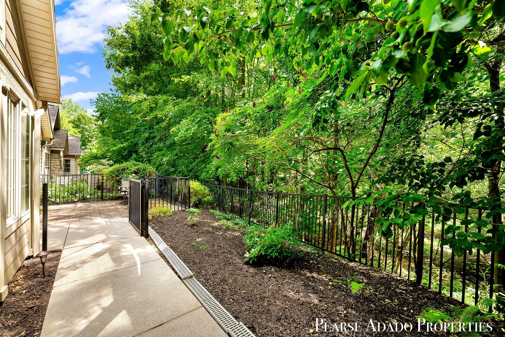 1033 Bridge Crest Drive SE Ada MI 49301
