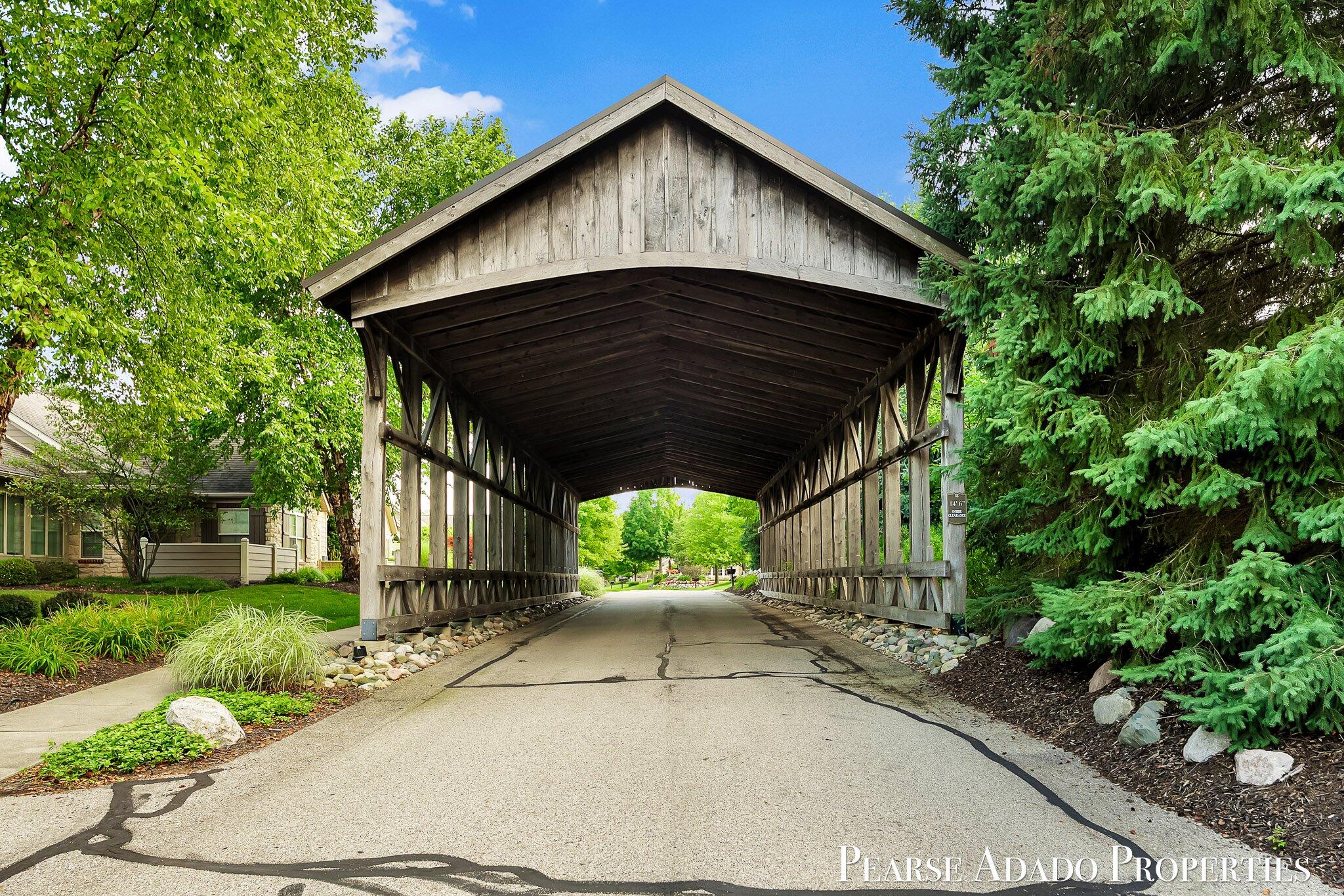 1033 Bridge Crest Drive SE Ada MI 49301