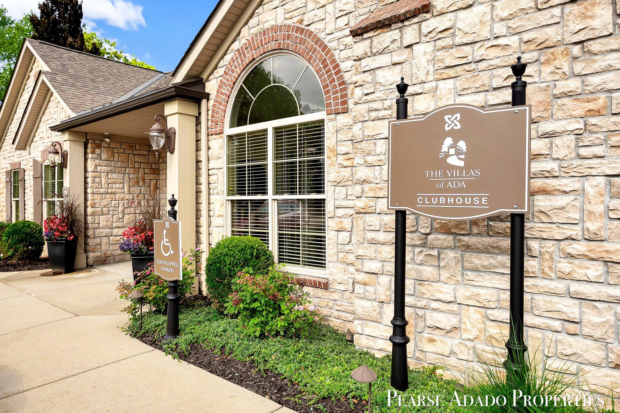 1033 Bridge Crest Drive SE Ada MI 49301