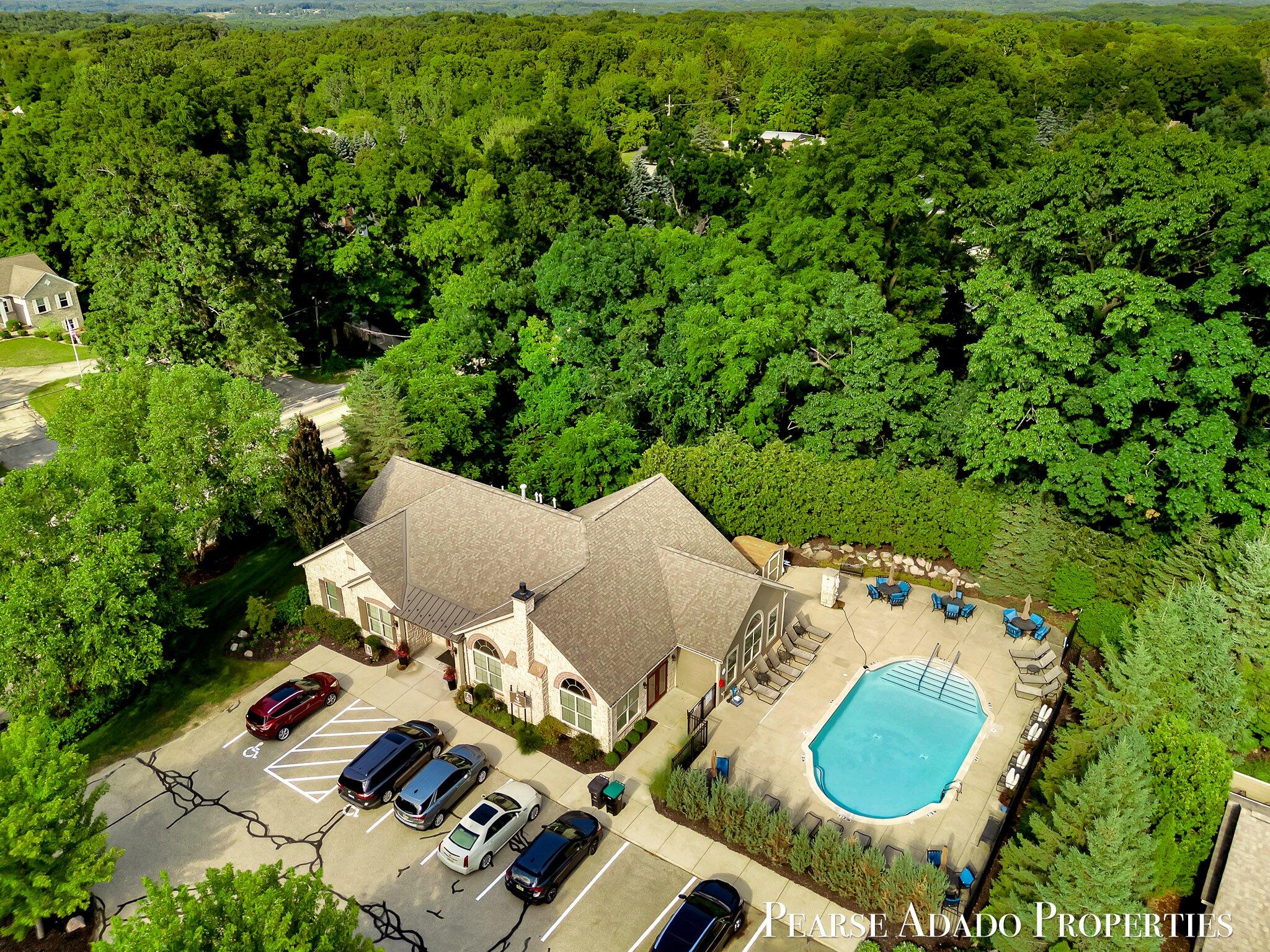1033 Bridge Crest Drive SE Ada MI 49301