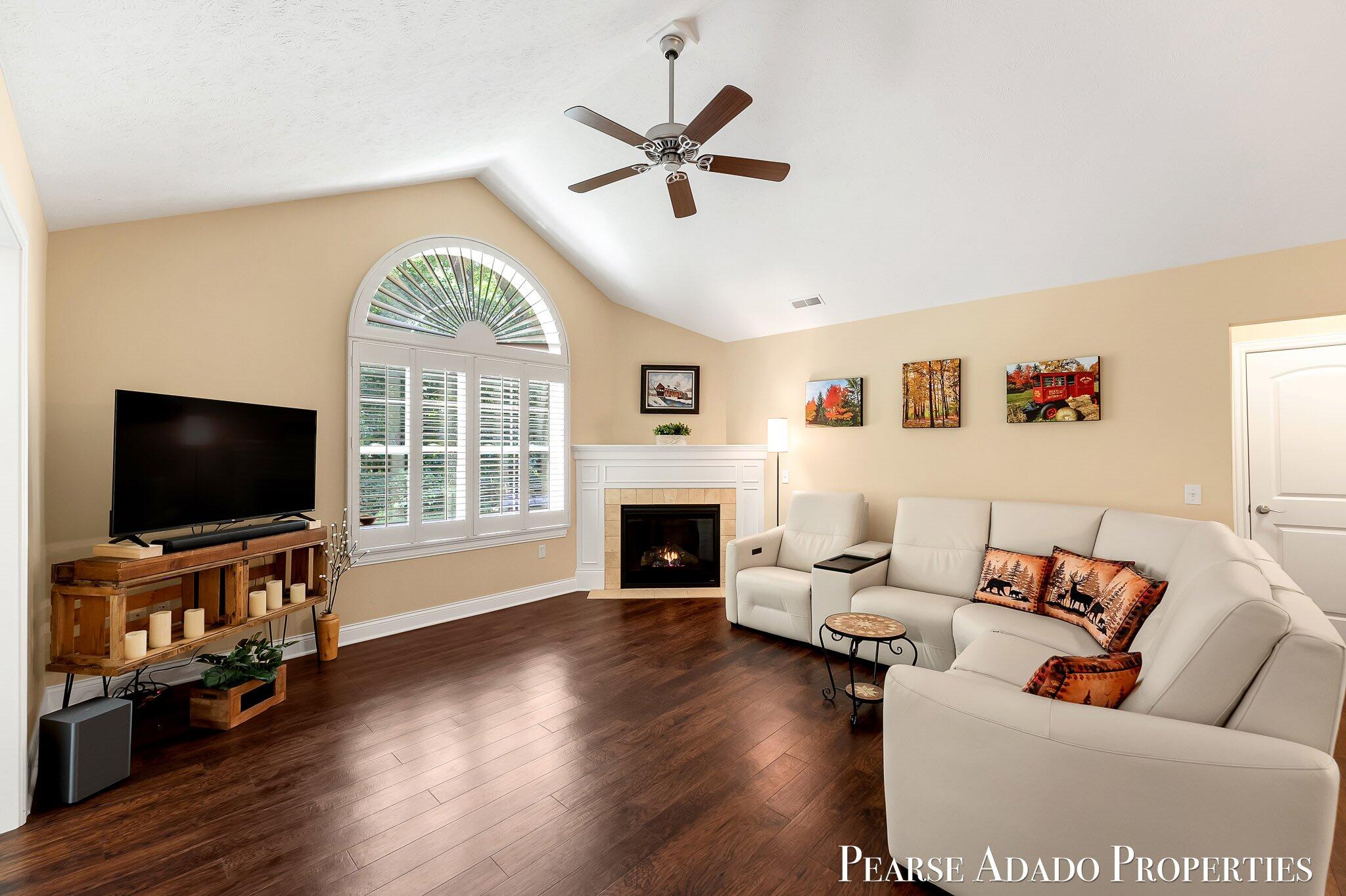 1033 Bridge Crest Drive SE Ada MI 49301