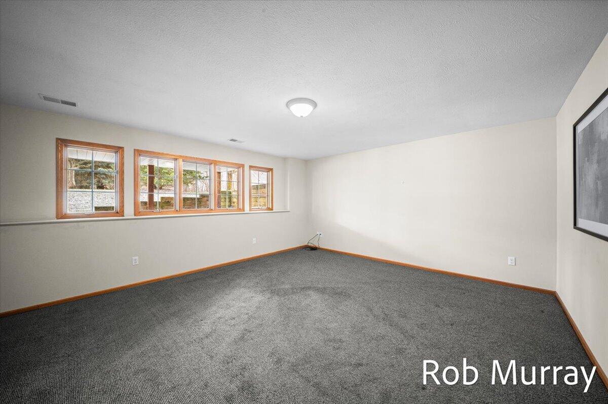 2040 Bryceway Court NE Grand Rapids MI 49505
