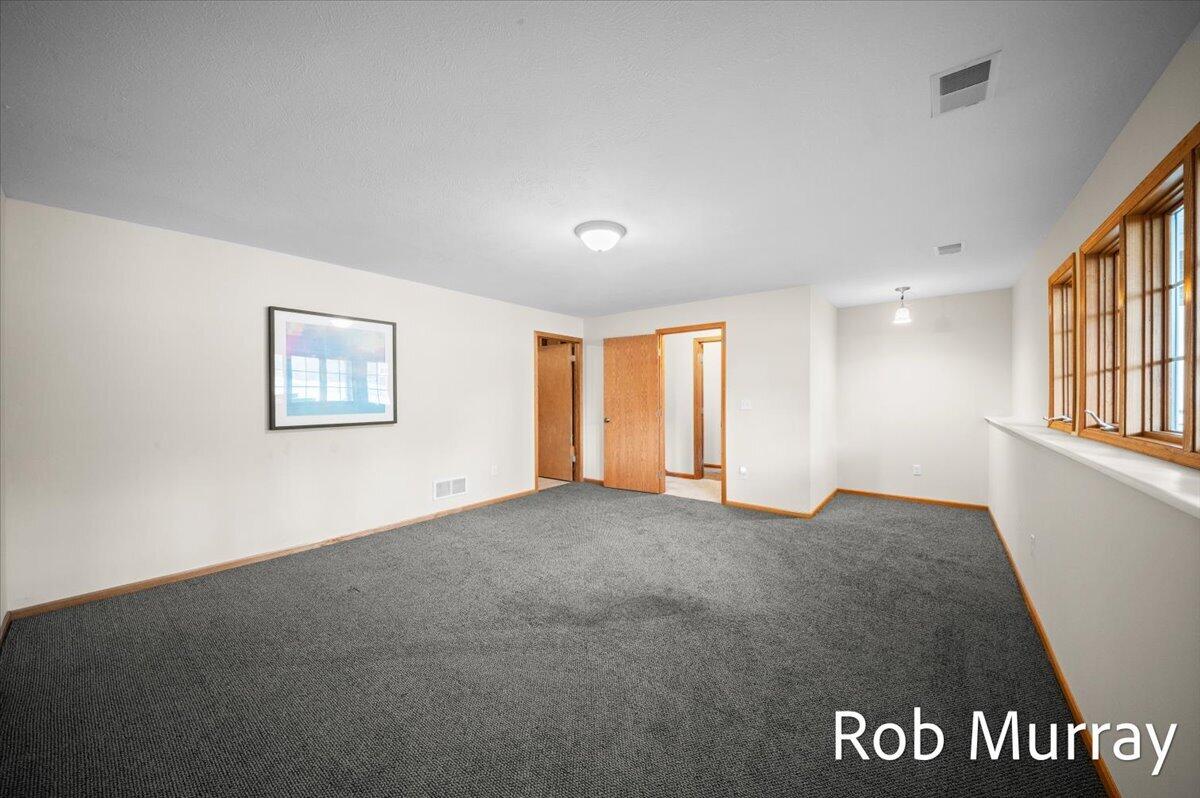 2040 Bryceway Court NE Grand Rapids MI 49505