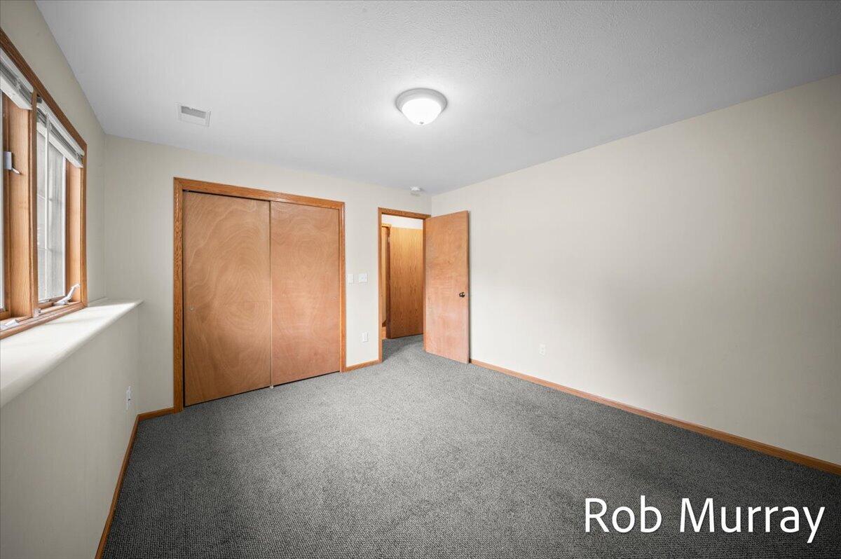 2040 Bryceway Court NE Grand Rapids MI 49505