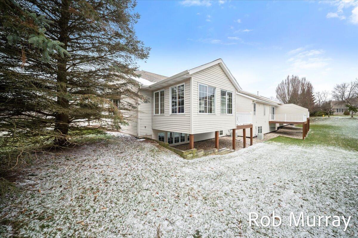 2040 Bryceway Court NE Grand Rapids MI 49505