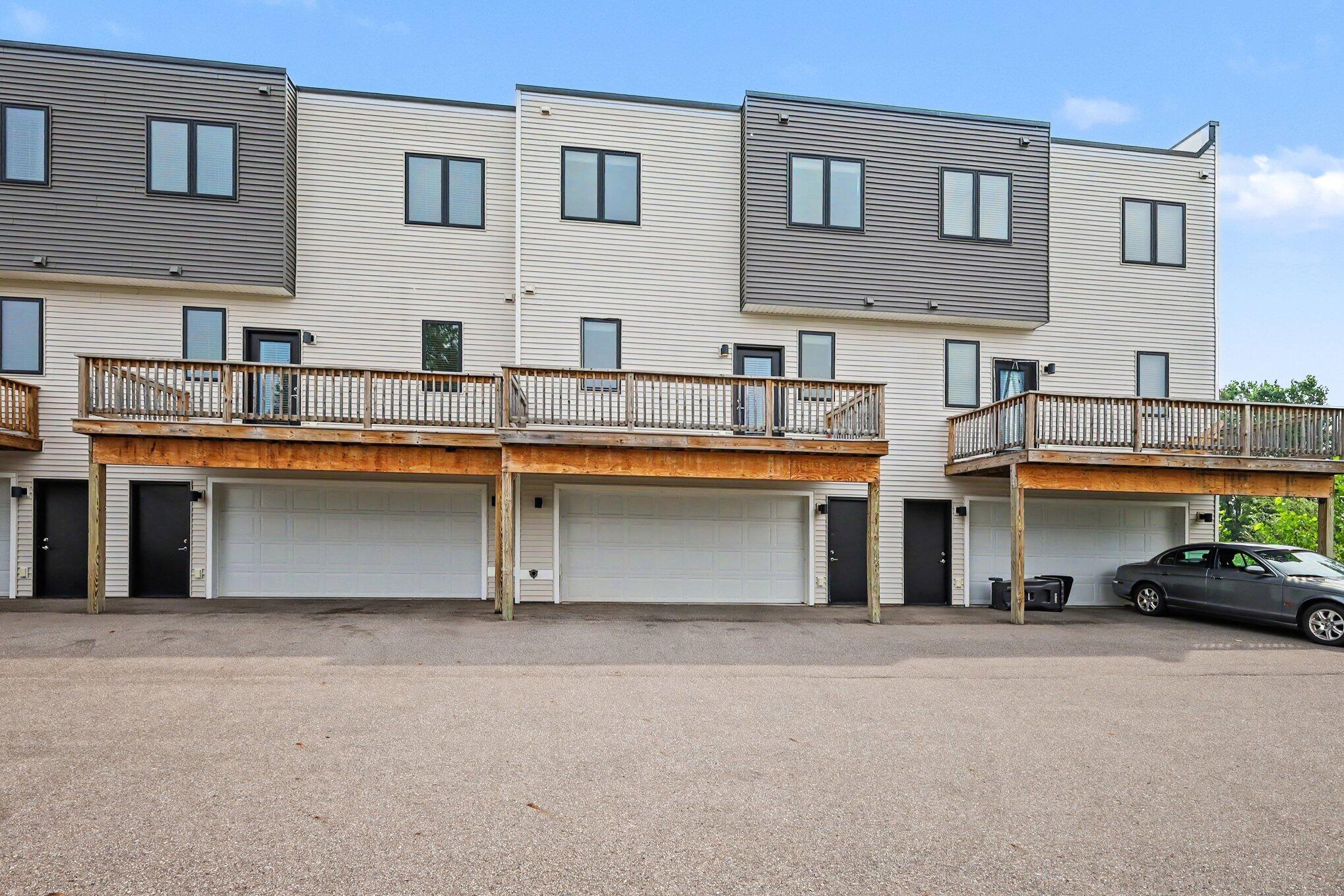 6031 Port View Drive SE Grand Rapids MI 49512