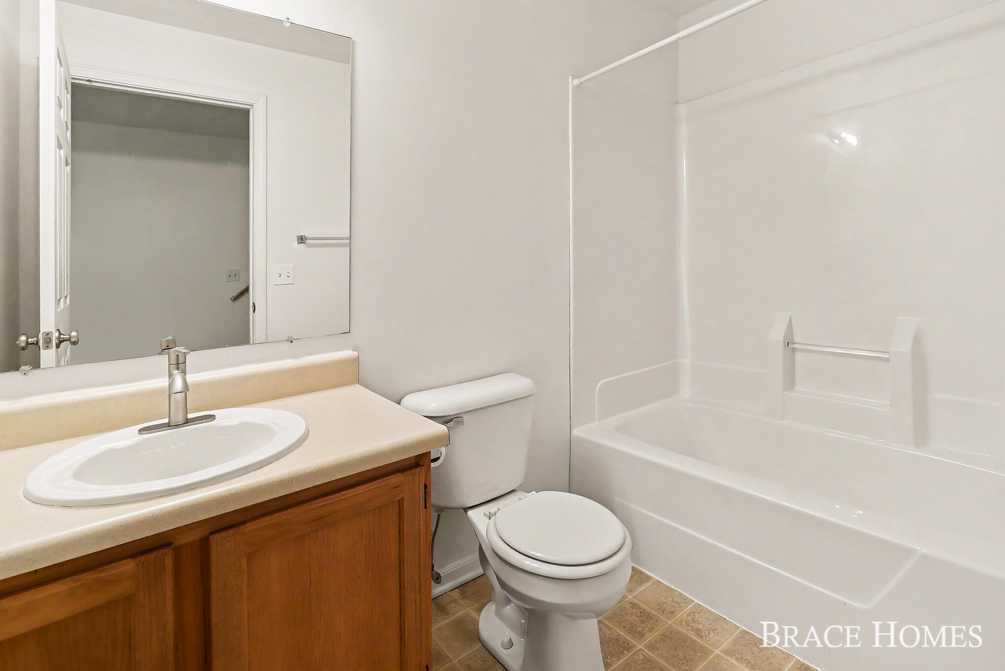 1776 Grand Court NE Grand Rapids MI 49525