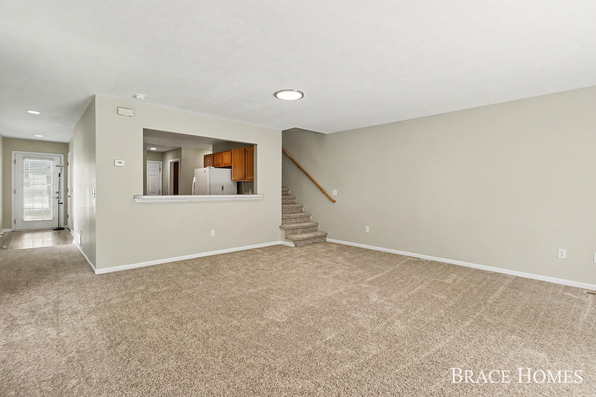 1776 Grand Court NE Grand Rapids MI 49525