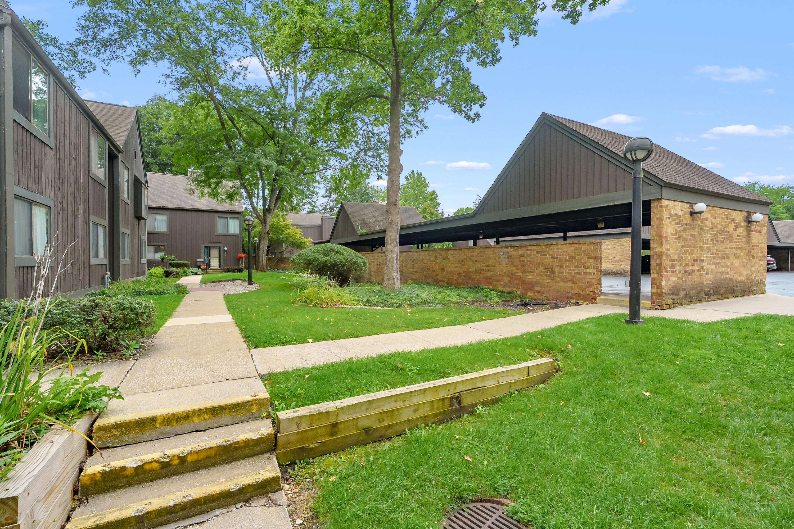 238 Falkirk Court Kalamazoo MI 49006
