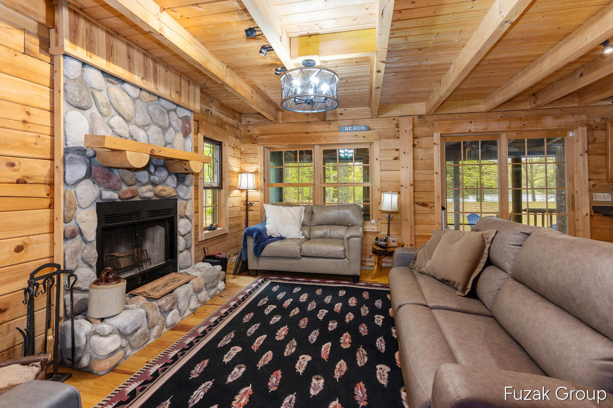 6525 Goshorn Drive Saugatuck MI 49453
