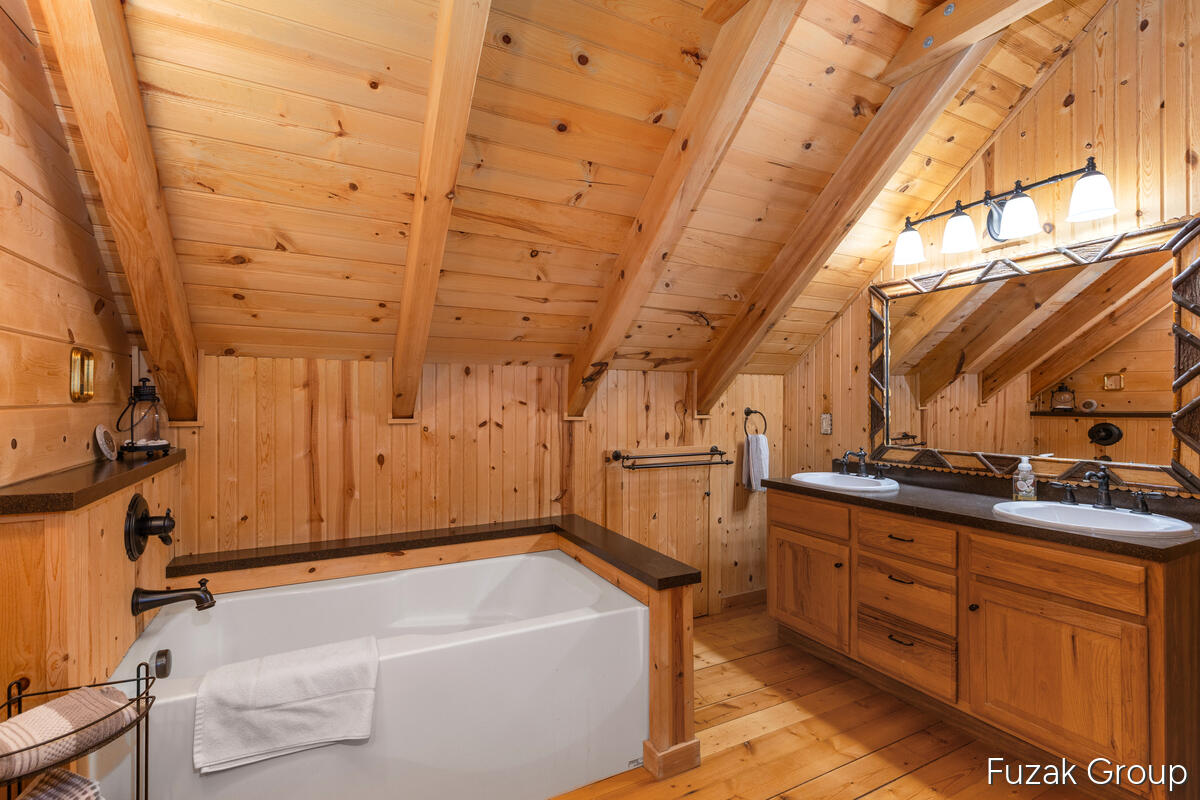 6525 Goshorn Drive Saugatuck MI 49453