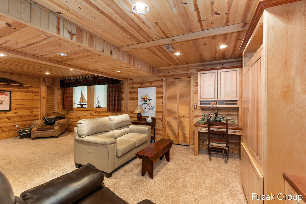 6525 Goshorn Drive Saugatuck MI 49453