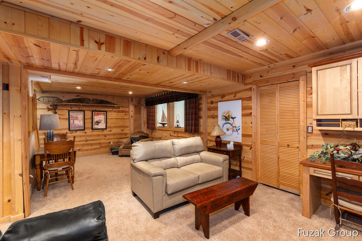 6525 Goshorn Drive Saugatuck MI 49453