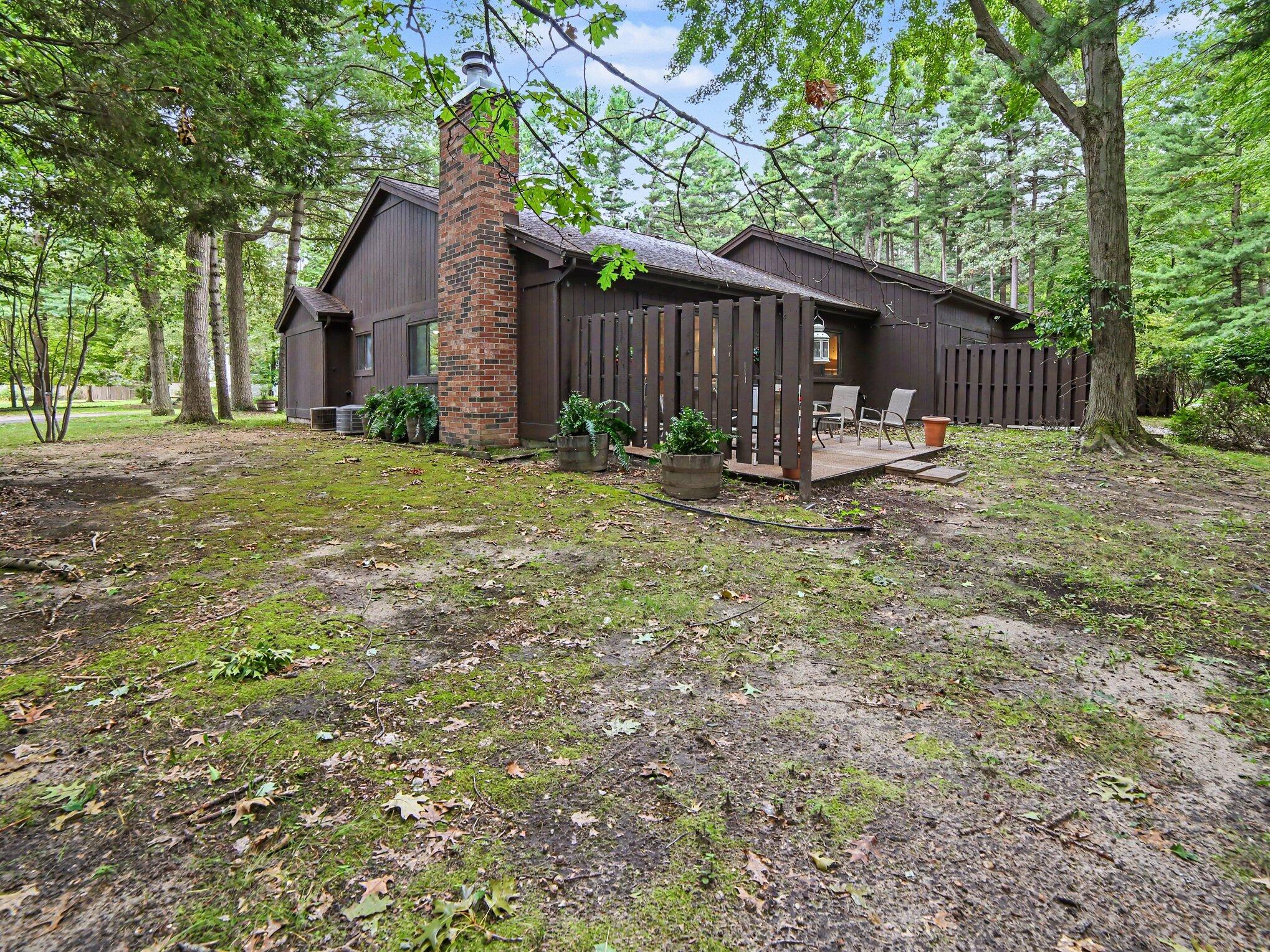 692 Pineway Drive Norton Shores MI 49441