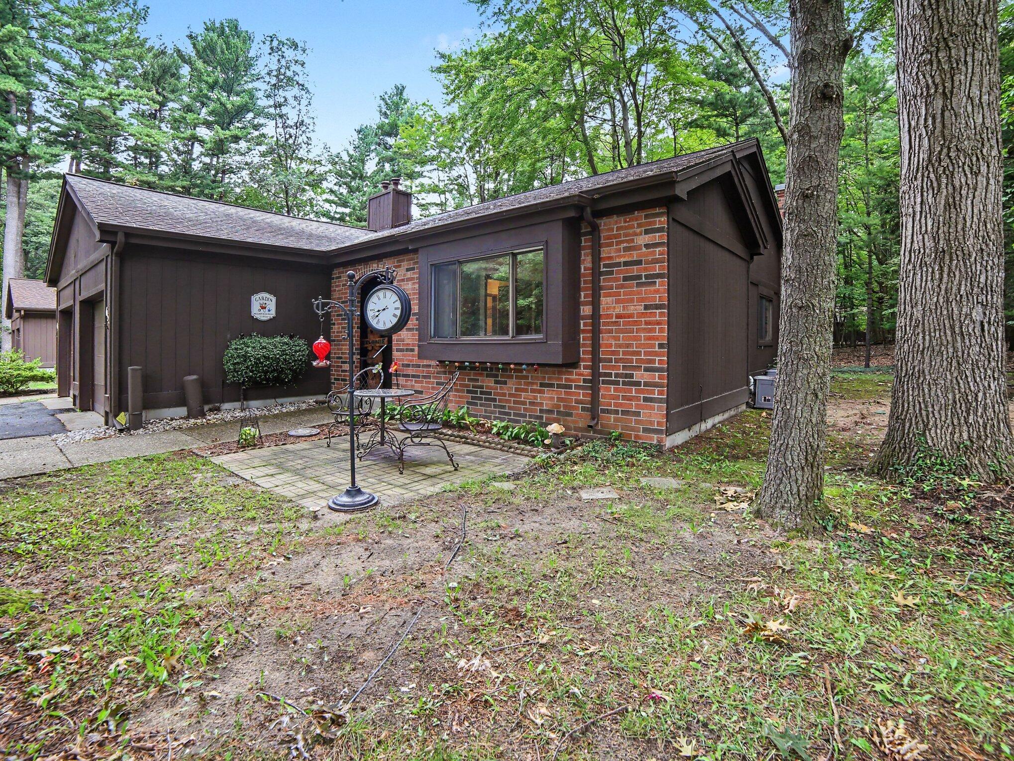 692 Pineway Drive Norton Shores MI 49441